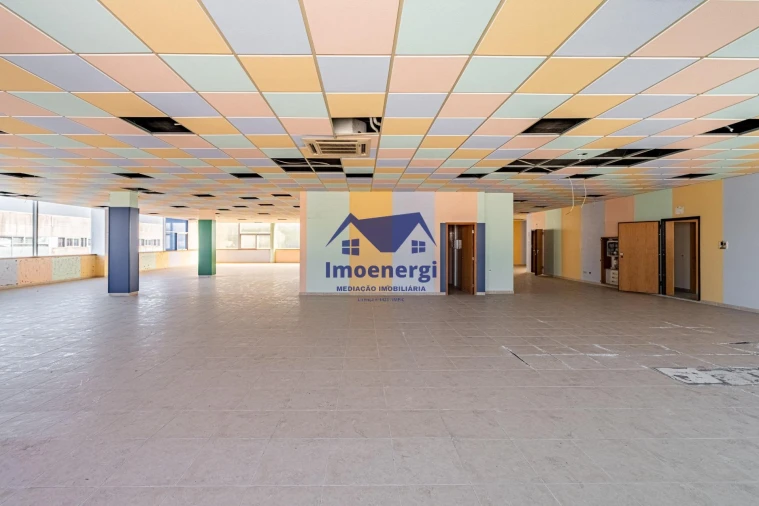 Armazém para Arrendamento em Fajozes Foto 8