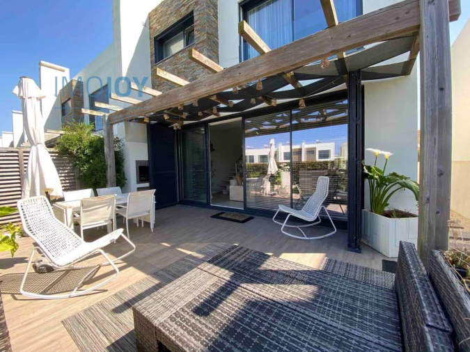 Moradia T3 para Venda em A dos Cunhados e Maceira Foto 3