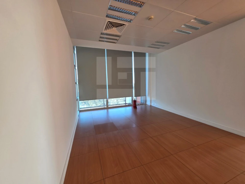 Prédio para Venda em Porto Salvo Foto 21