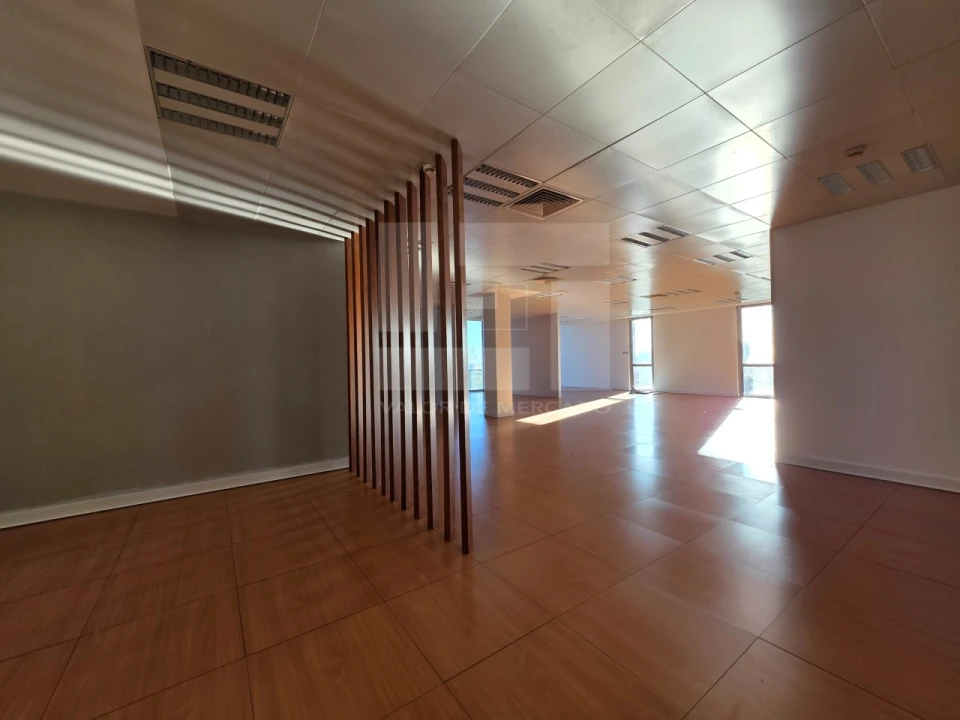 Prédio para Venda em Porto Salvo Foto 23