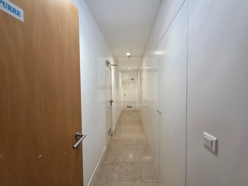 Prédio para Venda em Porto Salvo Foto 34