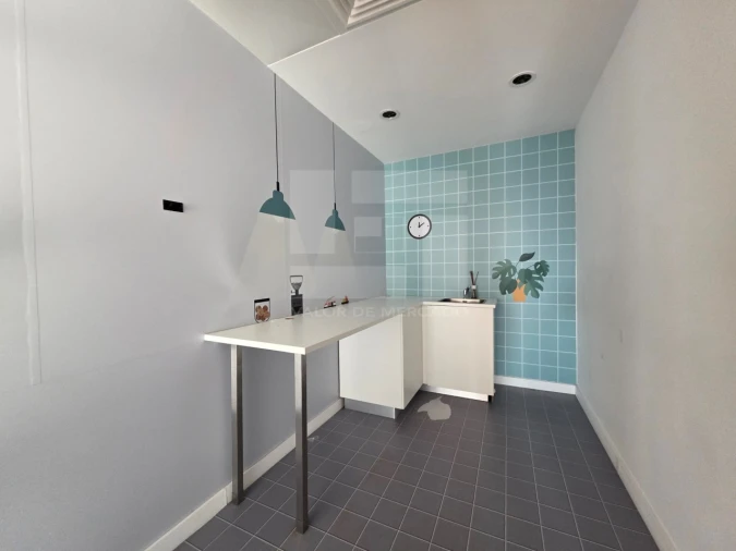 Prédio para Venda em Porto Salvo Foto 17