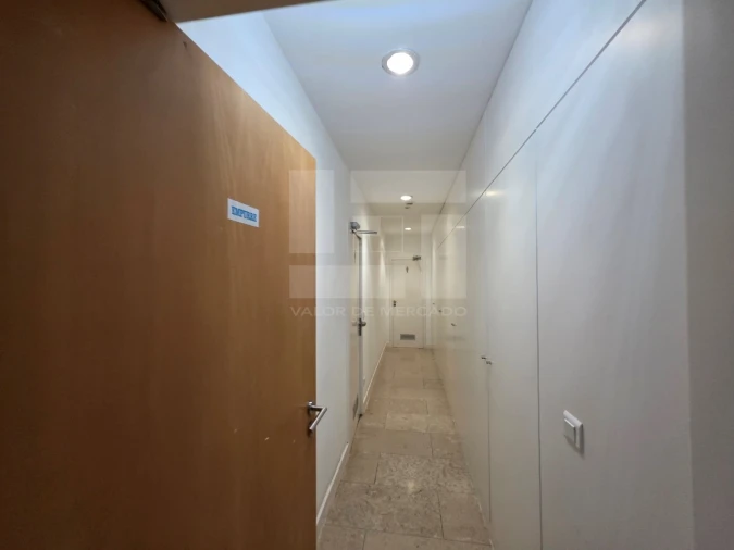 Prédio para Venda em Porto Salvo Foto 35