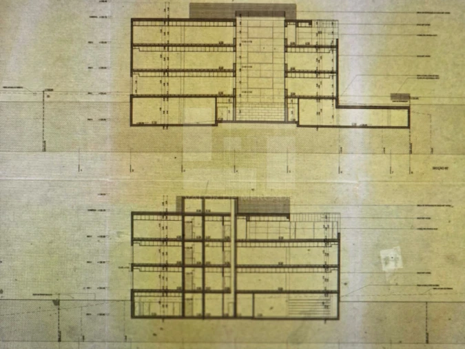 Prédio para Venda em Porto Salvo Foto 58