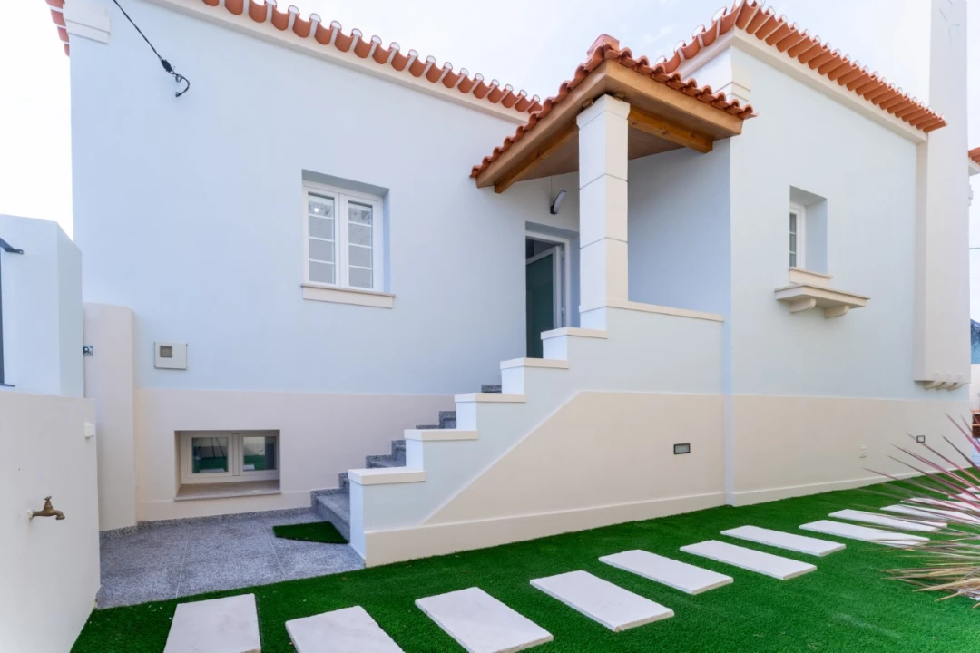 Moradia T4 para Venda em Valado dos Frades Foto 2