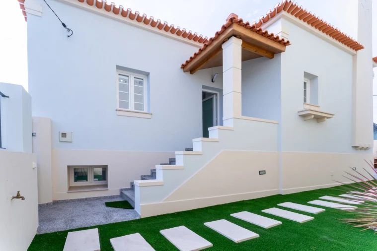 Moradia T4 para Venda em Valado dos Frades Foto 2