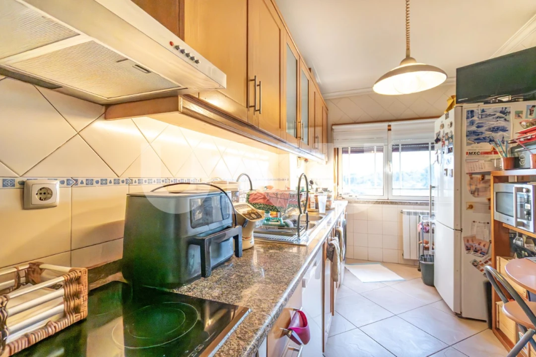 Apartamento T2 para Venda em Tortosendo Foto 8