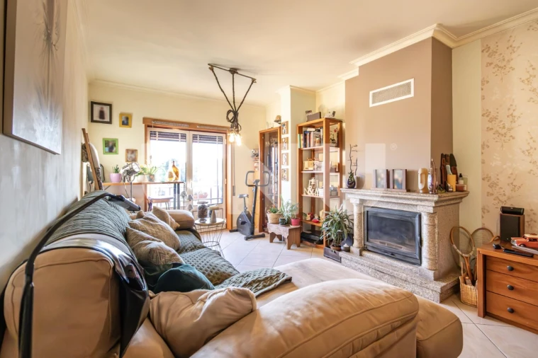 Apartamento T2 para Venda em Tortosendo Foto 3