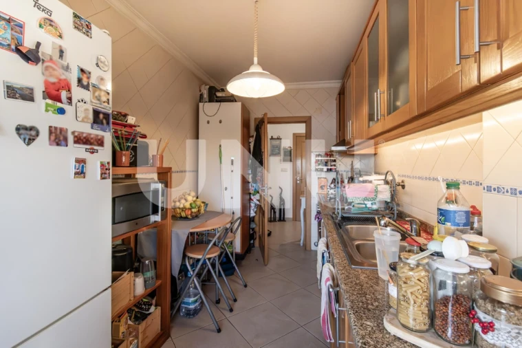 Apartamento T2 para Venda em Tortosendo Foto 9