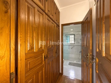Moradia T4 para Venda em Nossa Sra de Fatima