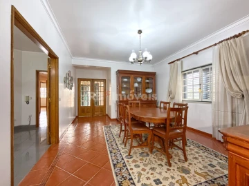 Moradia T4 para Venda em Nossa Sra de Fatima