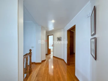 Moradia T4 para Venda em Nossa Sra de Fatima