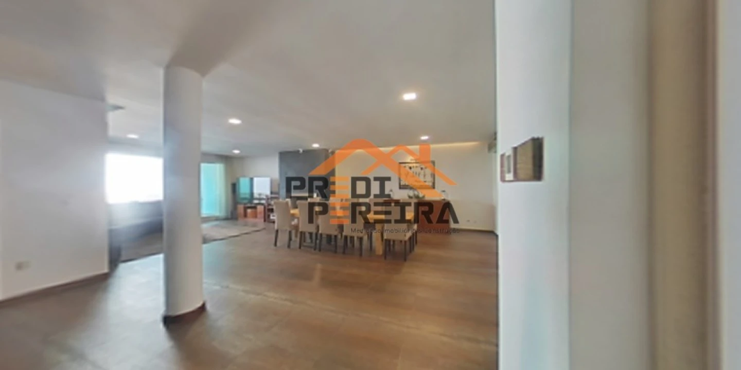 Moradia T5 para Venda em Ramada e Caneças Foto 10