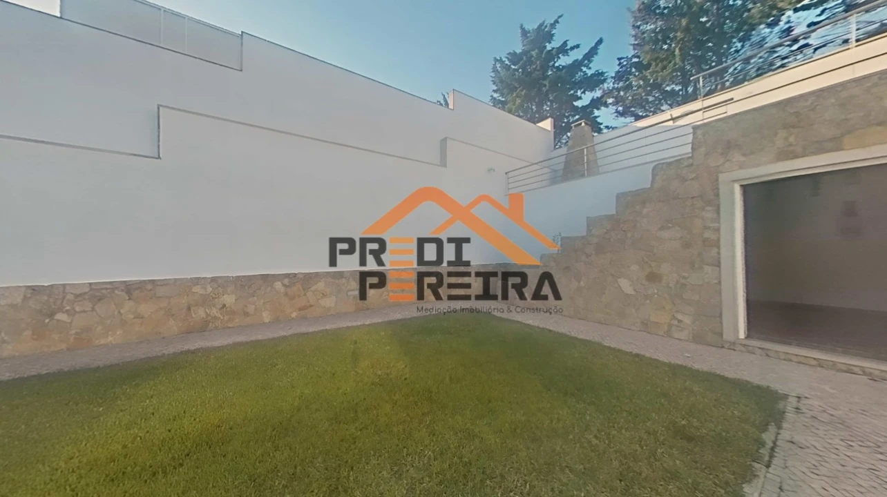 Moradia T5 para Venda em Ramada e Caneças Foto 25