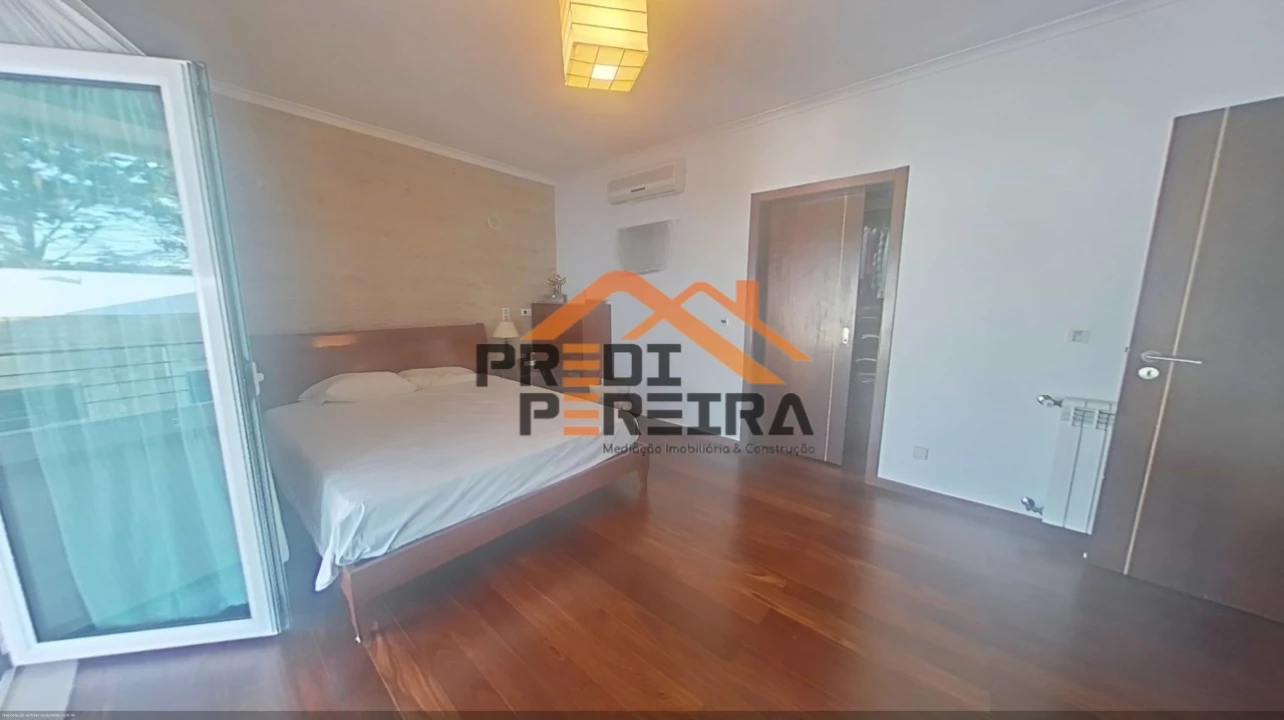 Moradia T5 para Venda em Ramada e Caneças Foto 36