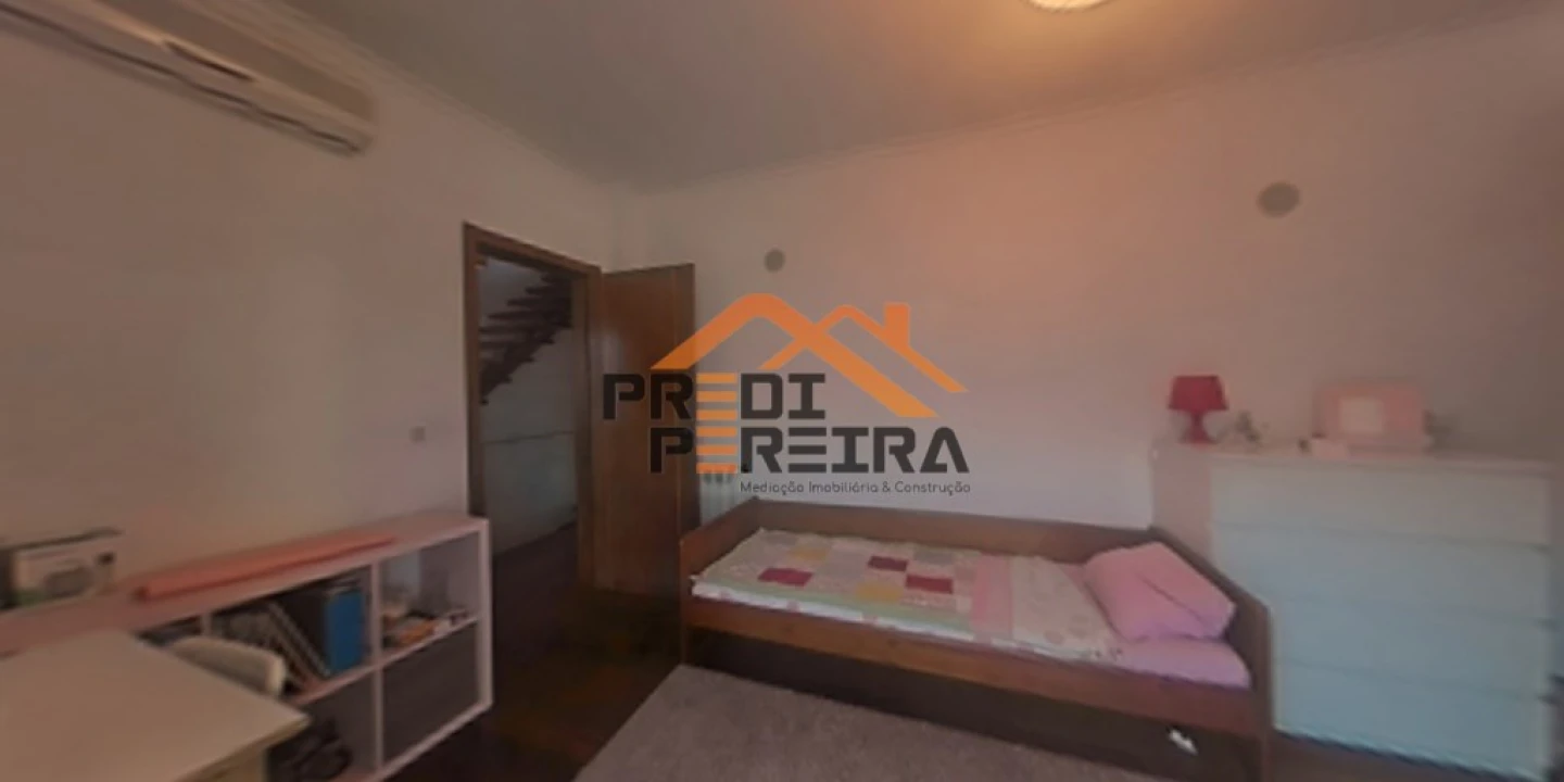 Moradia T5 para Venda em Ramada e Caneças Foto 42