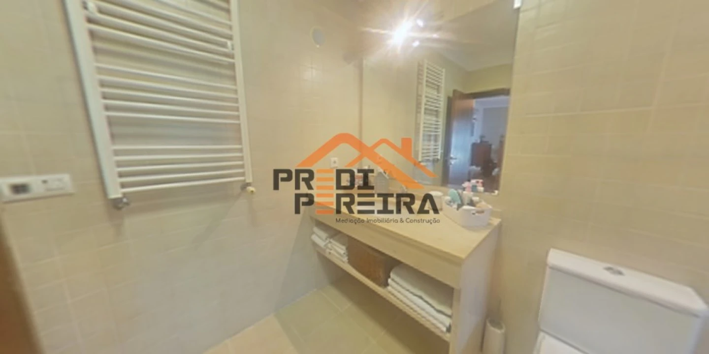 Moradia T5 para Venda em Ramada e Caneças Foto 38