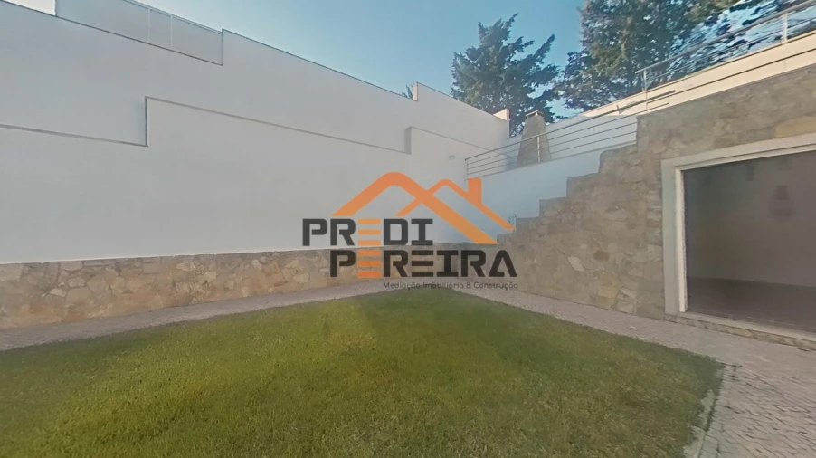 Moradia T5 para Venda em Ramada e Caneças Foto 24