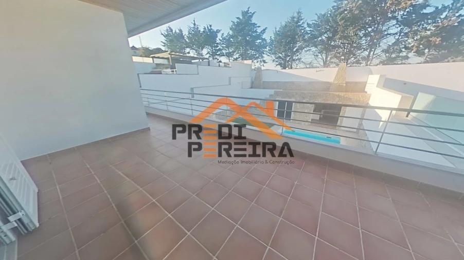 Moradia T5 para Venda em Ramada e Caneças Foto 40