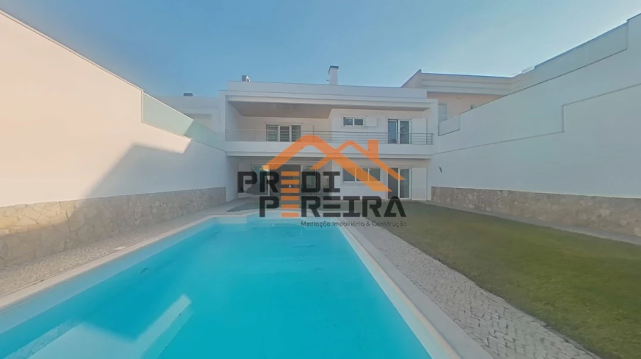 Moradia T5 para Venda em Ramada e Caneças Foto 2