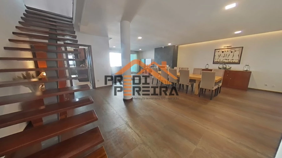 Moradia T5 para Venda em Ramada e Caneças Foto 27