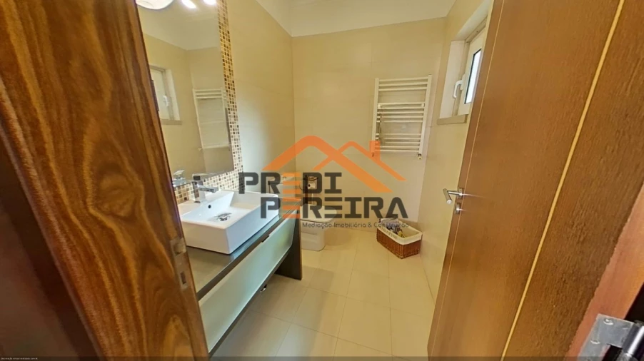 Moradia T5 para Venda em Ramada e Caneças Foto 12