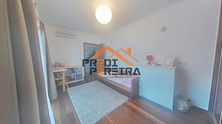 Moradia T5 para Venda em Ramada e Caneças Foto 43