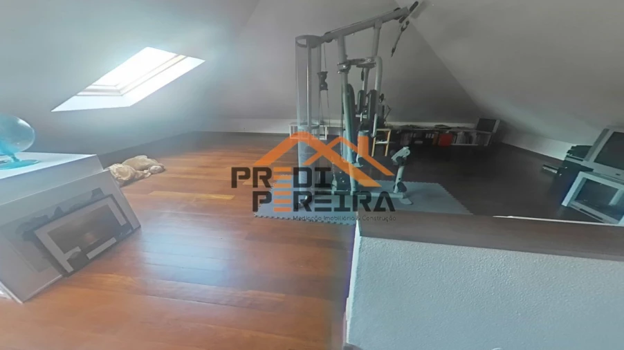 Moradia T5 para Venda em Ramada e Caneças Foto 46