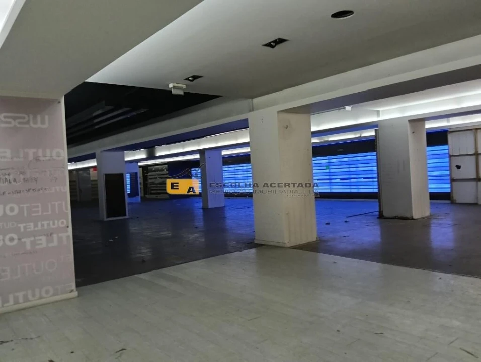 Loja para Arrendamento em Castêlo da Maia Foto 1