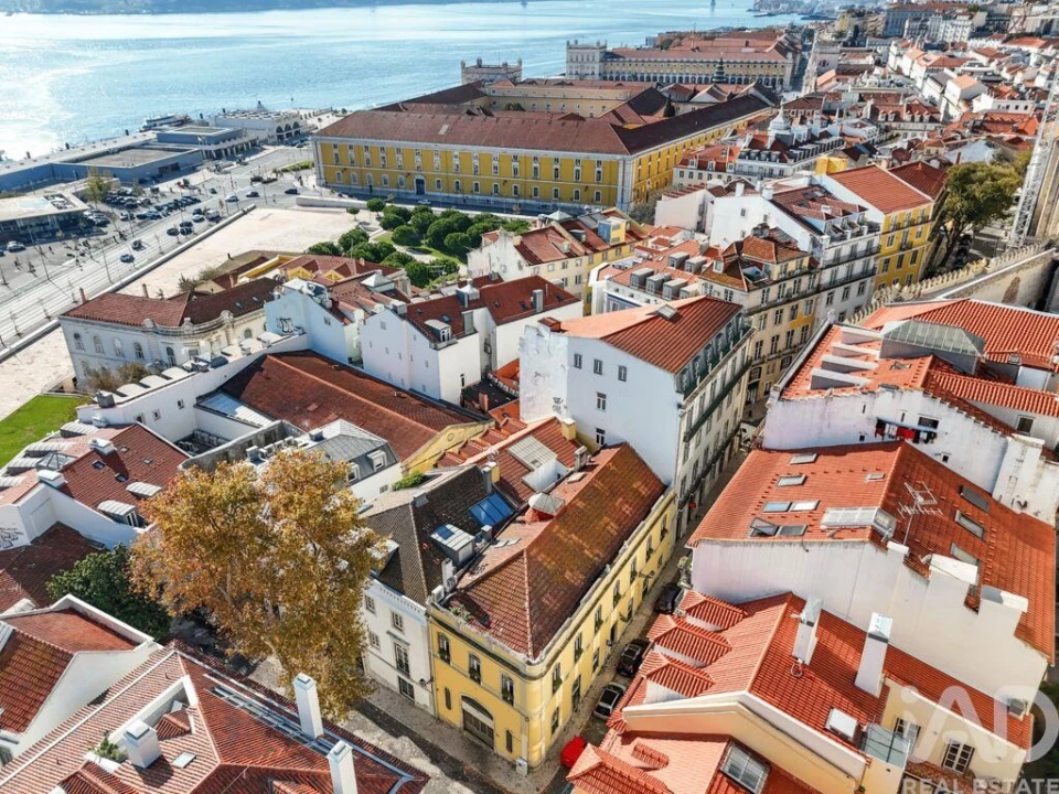 Prédio para Venda em Santa Maria Maior Foto 2
