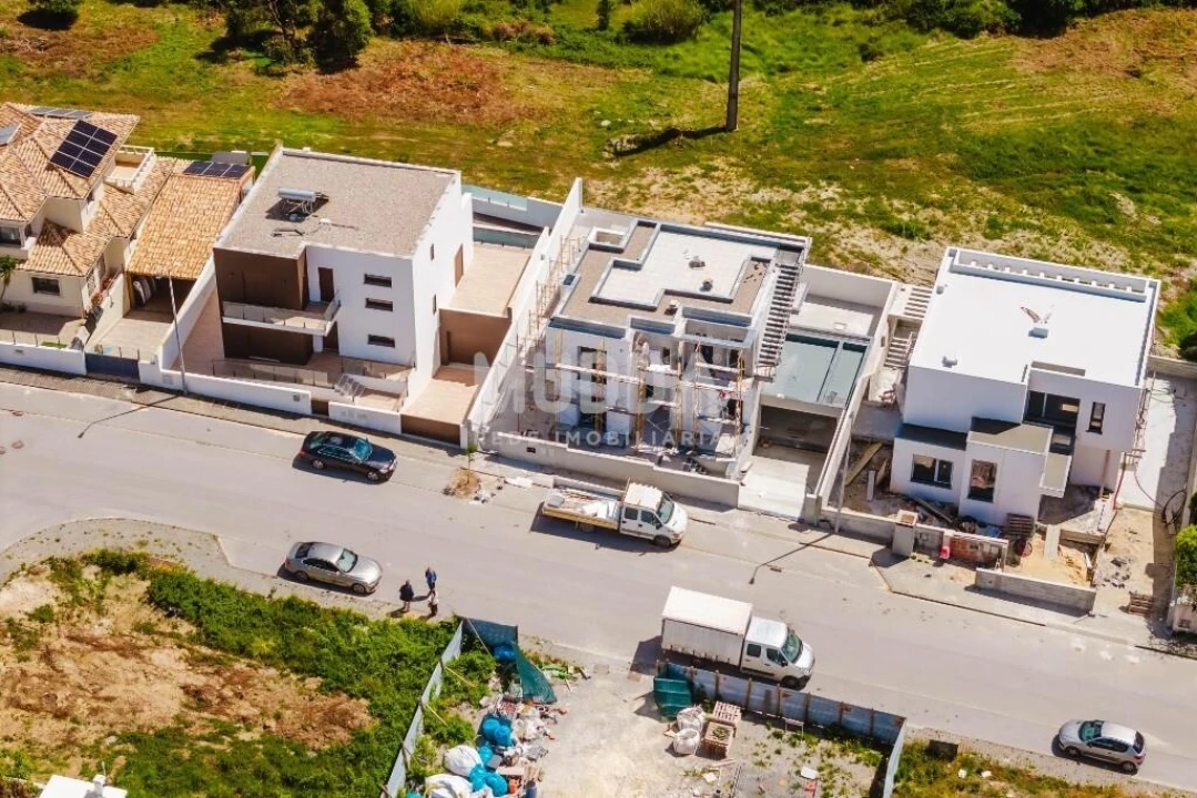 Moradia T4 para Venda em Atouguia da Baleia Foto 49