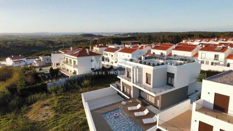 Moradia T4 para Venda em Atouguia da Baleia Foto 5