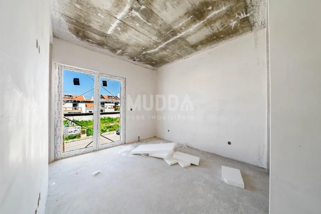 Moradia T4 para Venda em Atouguia da Baleia Foto 23