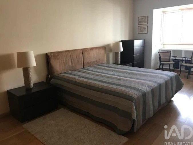 Apartamento T3 para Arrendamento em Campo de Ourique Foto 6