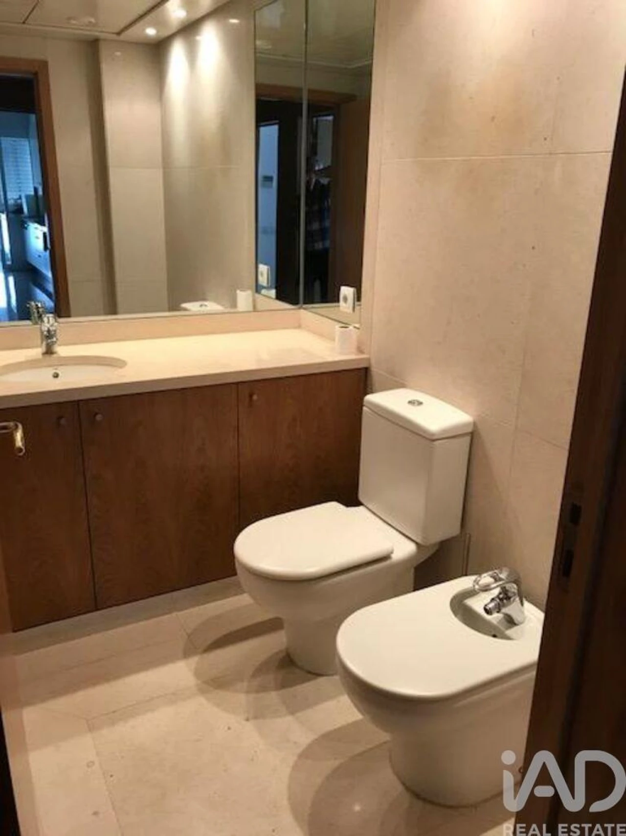 Apartamento T3 para Arrendamento em Campo de Ourique Foto 10