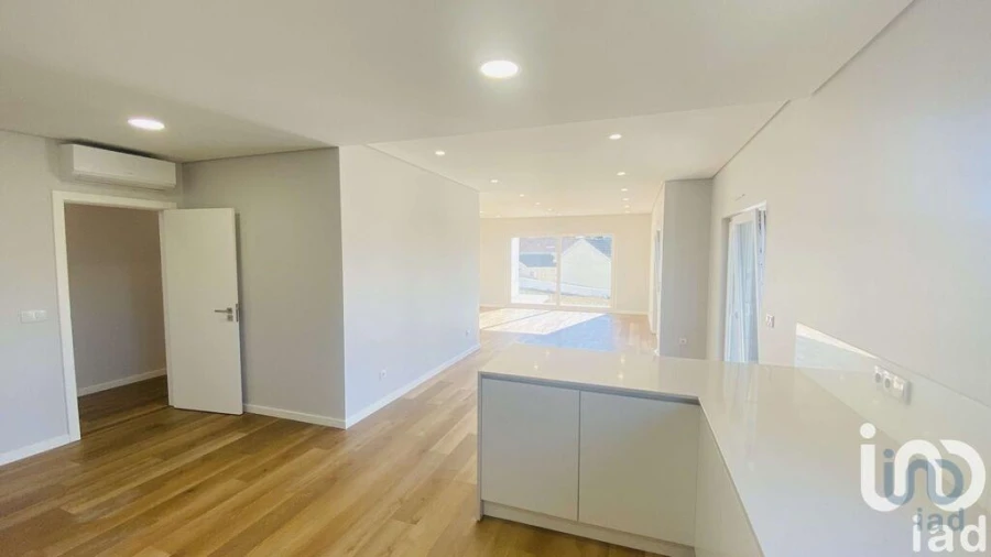 Moradia T5 para Venda em Santo Isidoro Foto 7