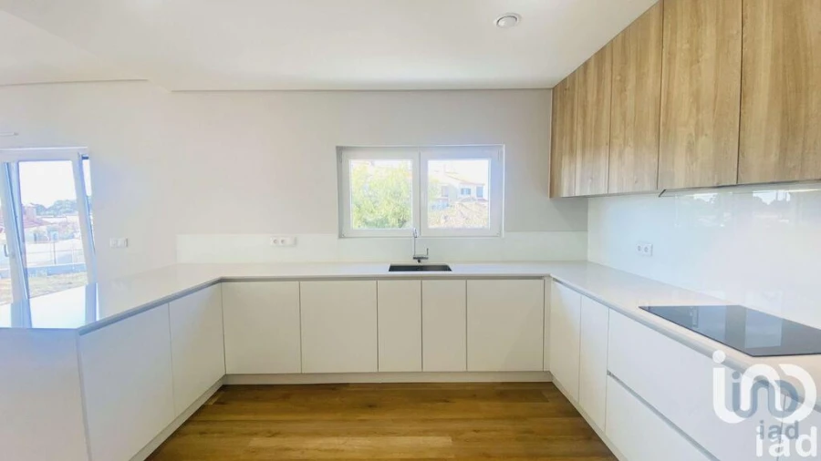 Moradia T5 para Venda em Santo Isidoro Foto 10