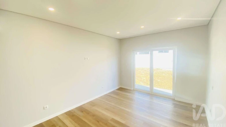 Moradia T5 para Venda em Santo Isidoro Foto 18