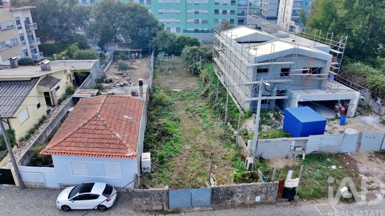 Terreno para Venda em Moreira Foto 13