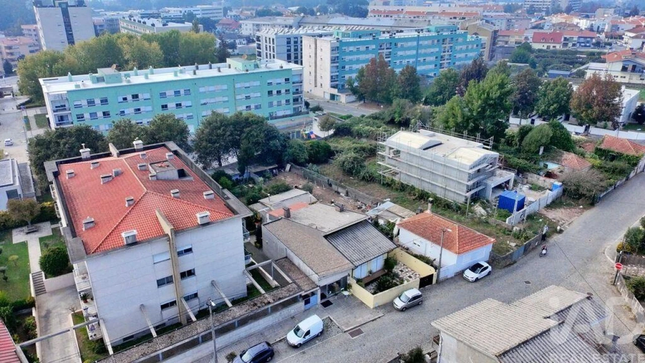 Terreno para Venda em Moreira Foto 8