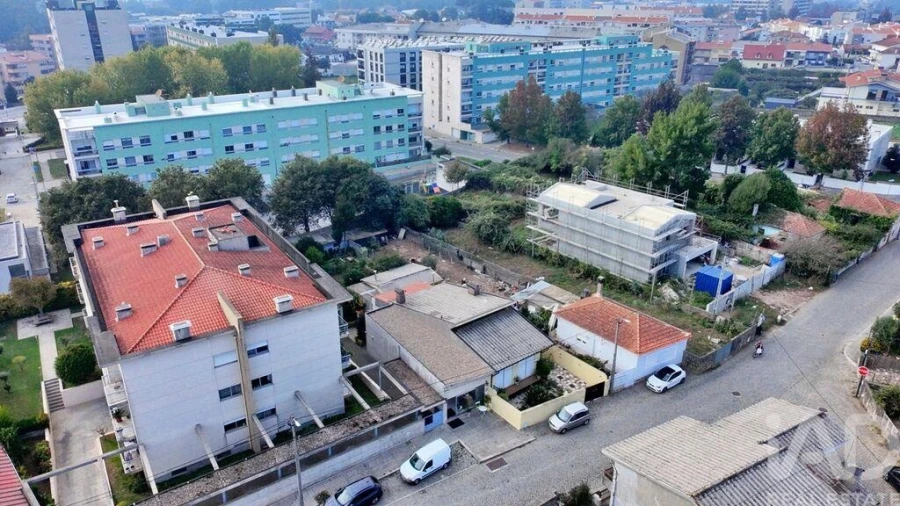 Terreno para Venda em Moreira Foto 8