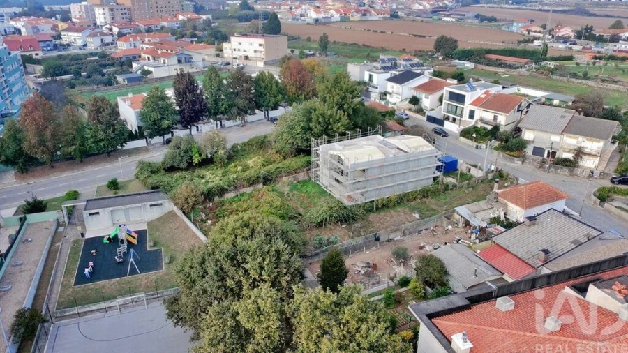 Terreno para Venda em Moreira Foto 6