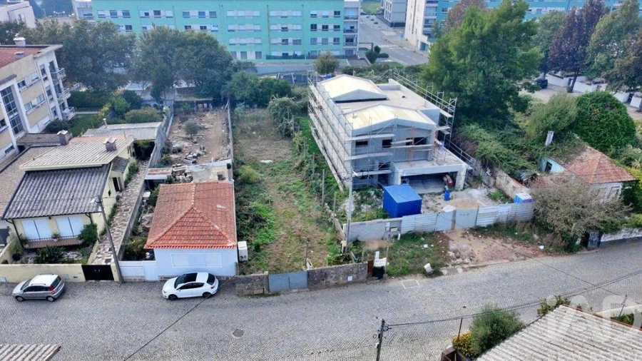 Terreno para Venda em Moreira Foto 16