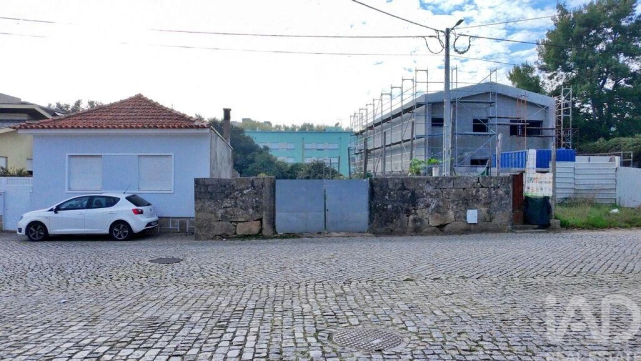 Terreno para Venda em Moreira Foto 3