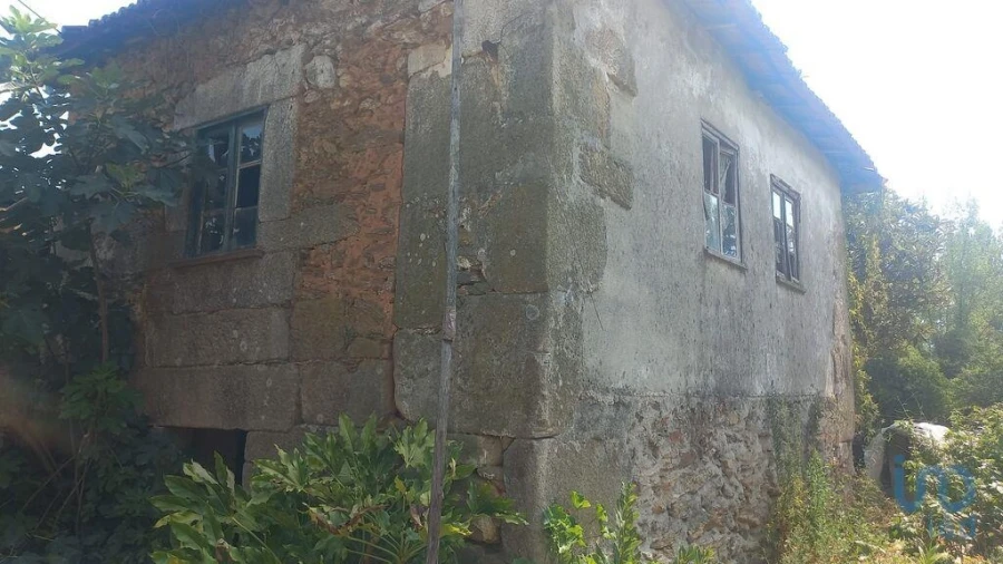 Moradia T4 para Venda em Arco de Baúlhe e Vila Nune Foto 14