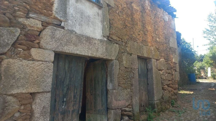 Moradia T4 para Venda em Arco de Baúlhe e Vila Nune Foto 13