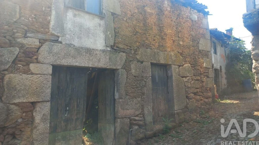 Moradia T4 para Venda em Arco de Baúlhe e Vila Nune Foto 15