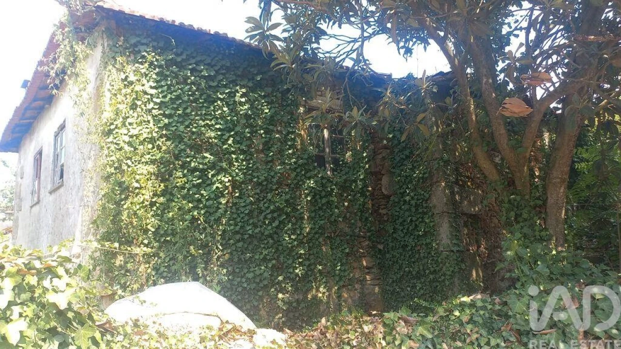 Moradia T4 para Venda em Arco de Baúlhe e Vila Nune Foto 16