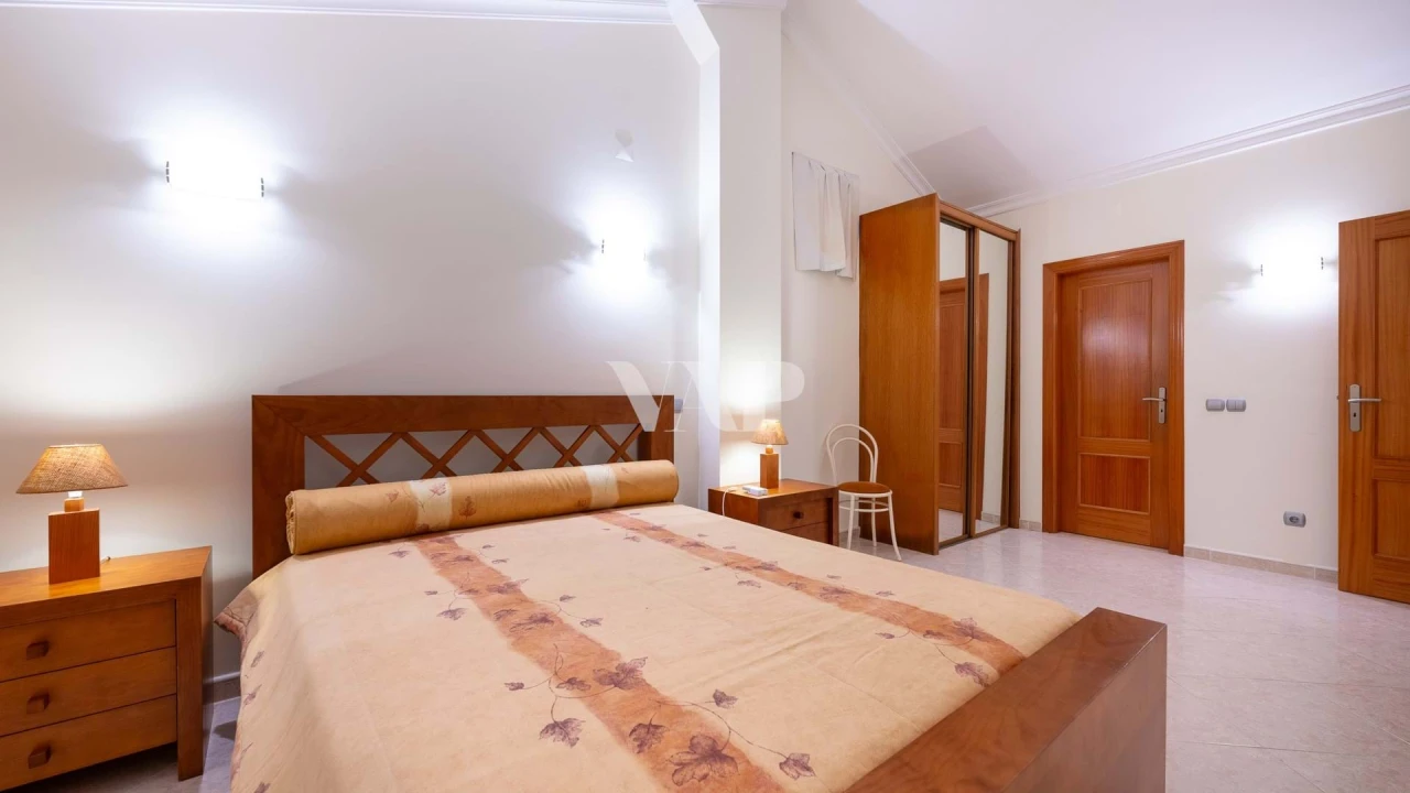 Apartamento T3 para Venda em Quarteira Foto 20