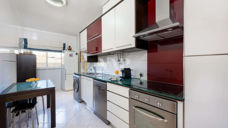 Apartamento T3 para Venda em Quarteira Foto 3